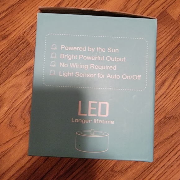 NIB 12 pack Solar Outdoor LED Lights - Picture 5 of 11